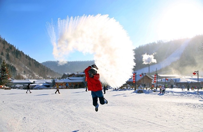 泼水成冰